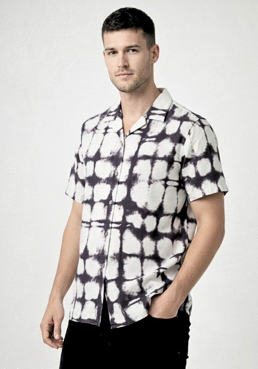 Monochrome Cuban Collar Print Shirt